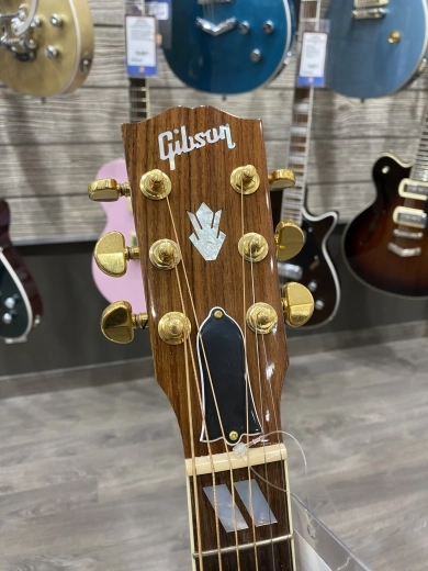 Gibson Songwriter Cutaway Natural 2